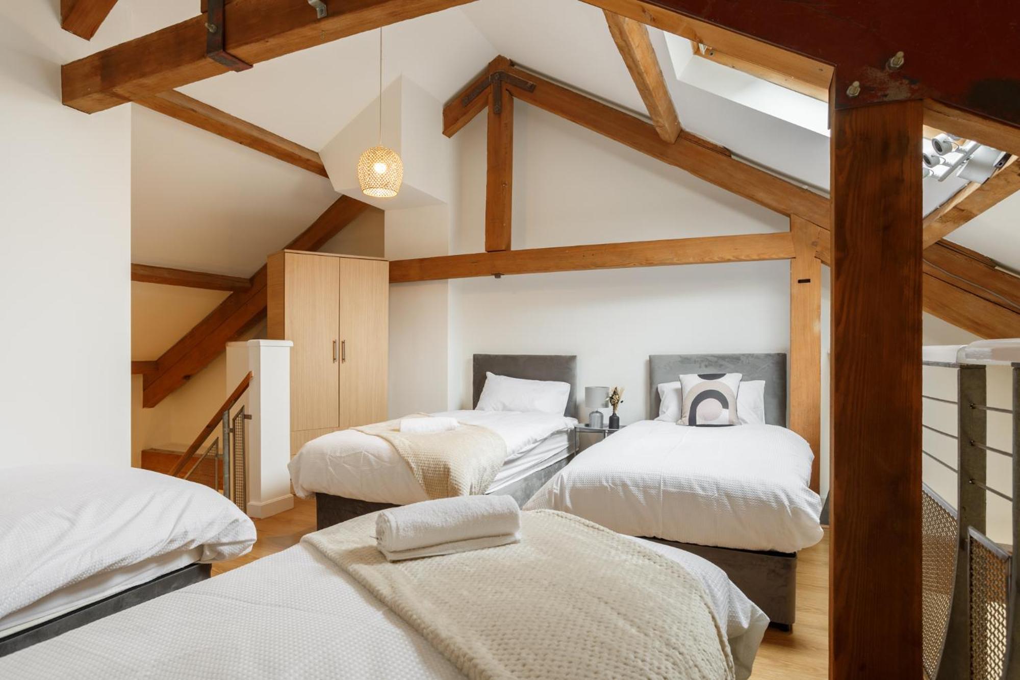 Cozy Downtown Loft In Bradford *